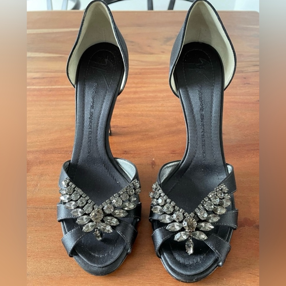 Never worn! Giuseppe Zanotti embellished peep toe heeled sandals. Size 39